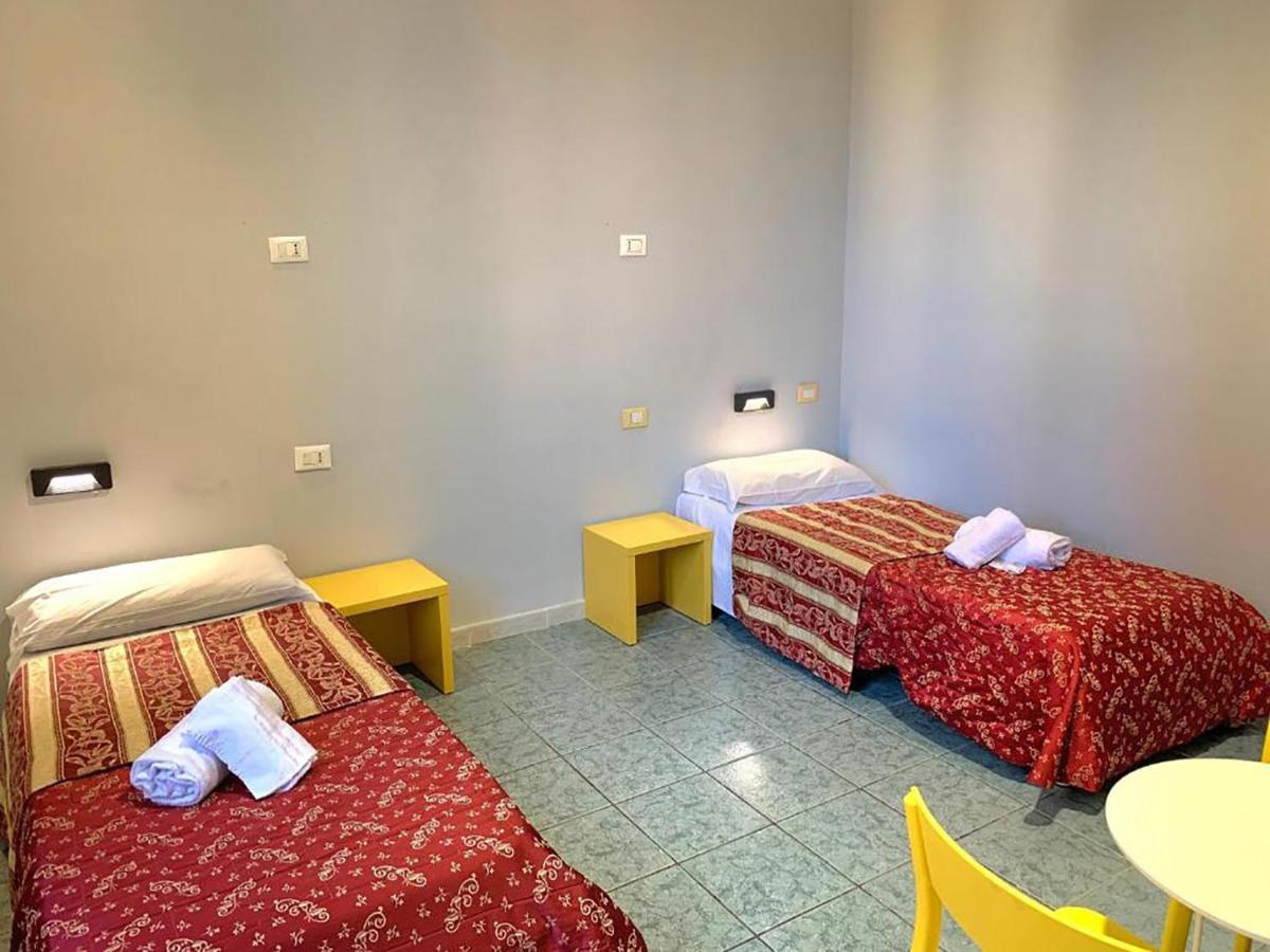 Legend R.G. Hostel Rome Exterior photo