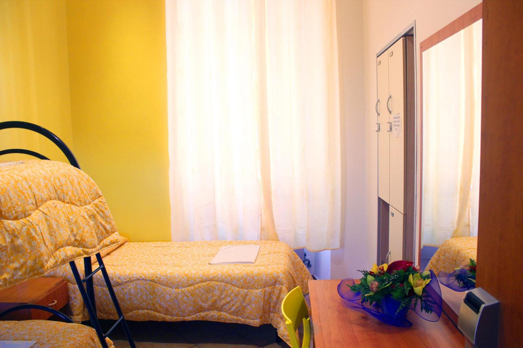 Legend R.G. Hostel Rome Exterior photo