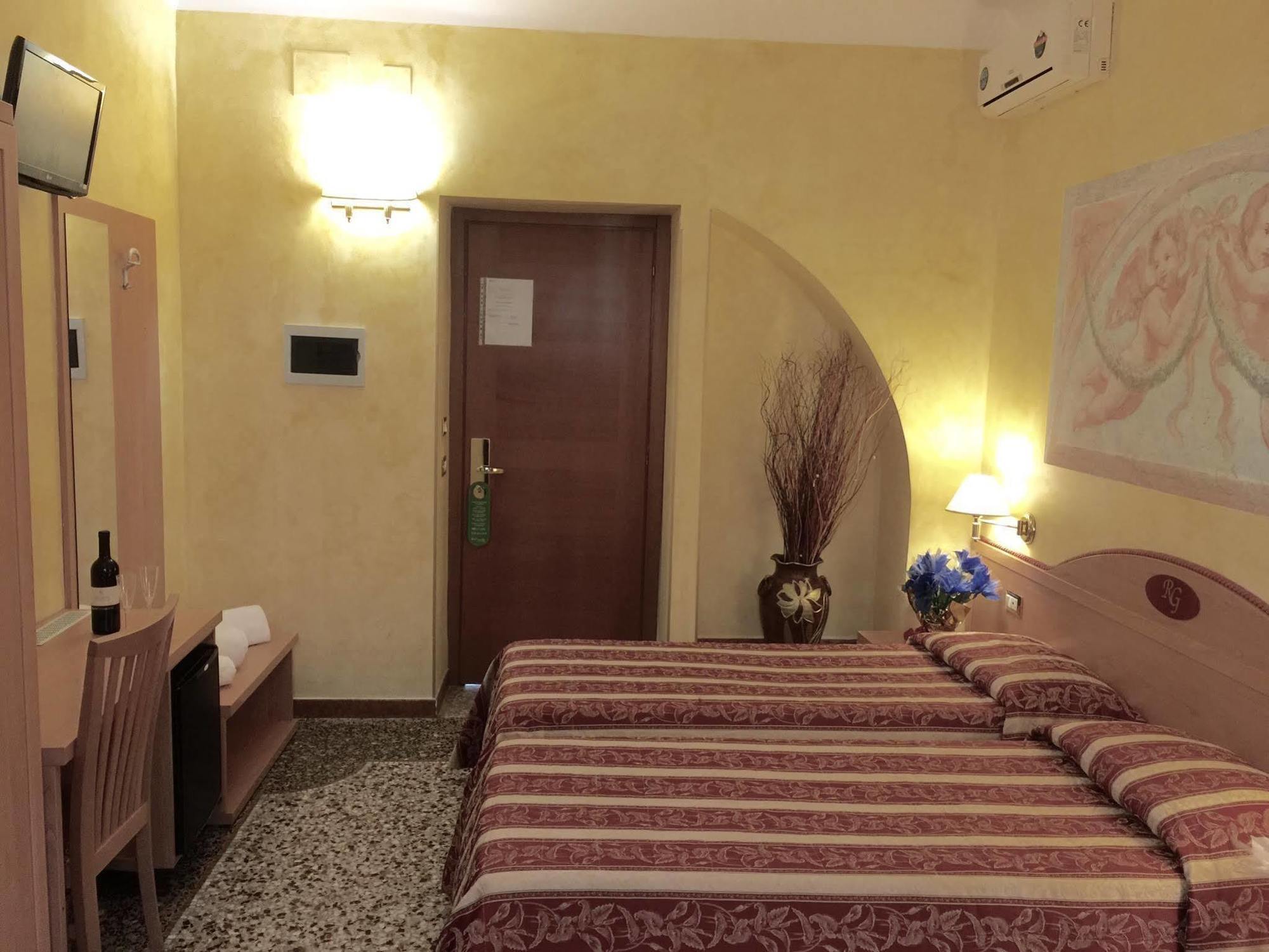 Legend R.G. Hostel Rome Exterior photo