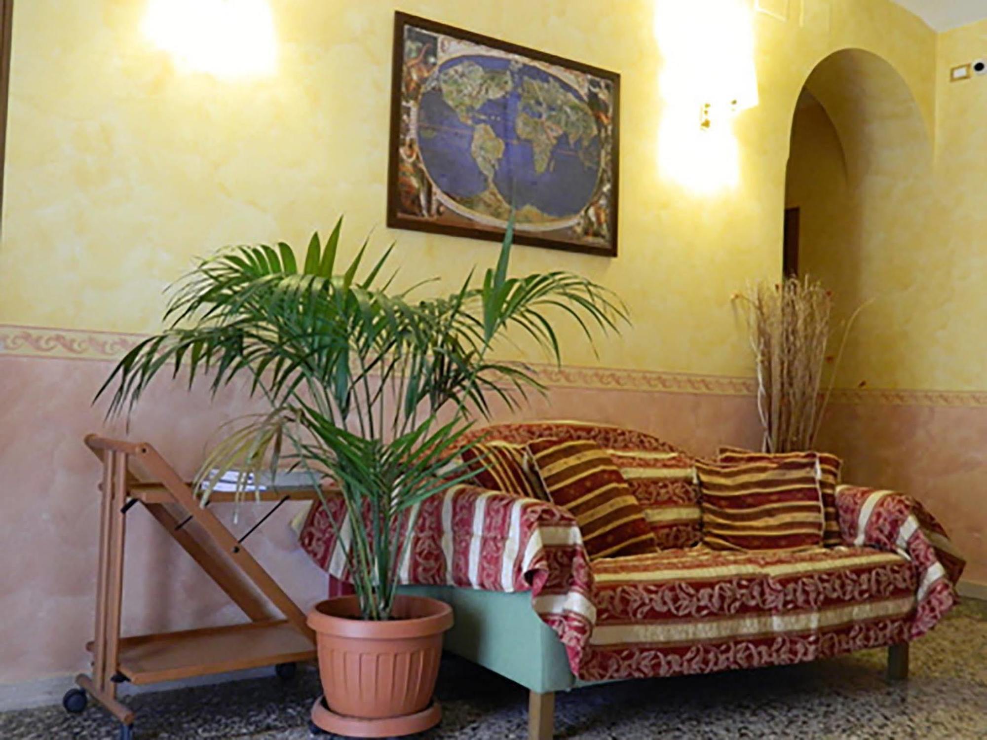 Legend R.G. Hostel Rome Exterior photo